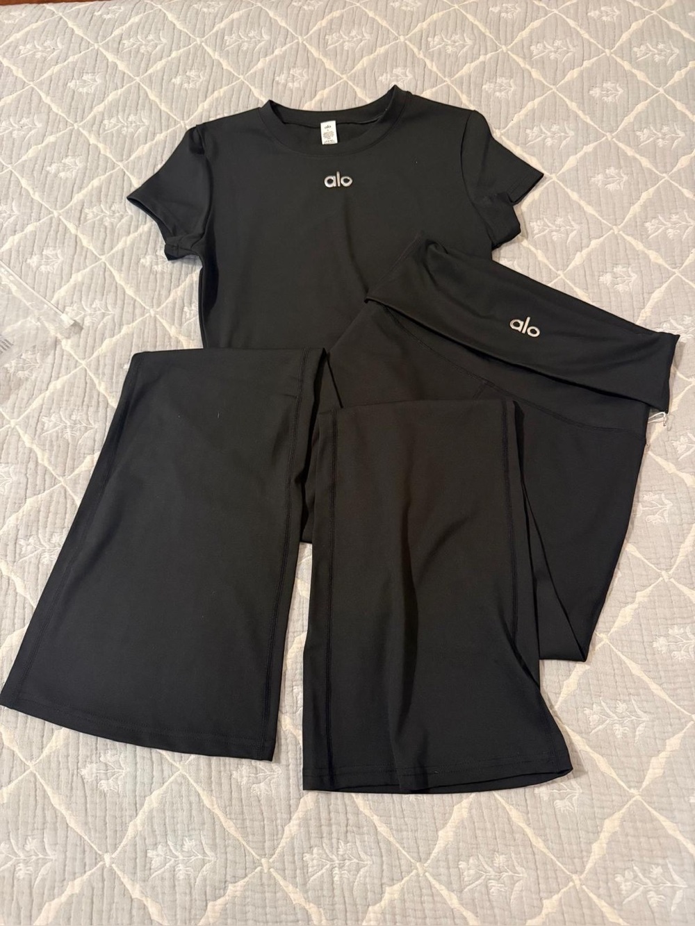 ALO Yoga Black Wide-Leg Pants with Matching Crop Tee